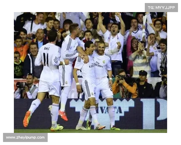 巴萨如何在经典战役中逆袭皇马展现实力与战术优势